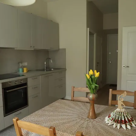 Bright And Cozy For Two, Center *